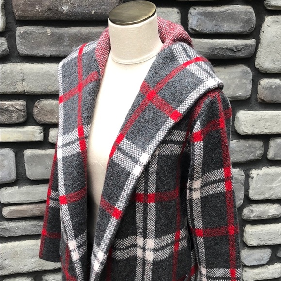 Tahari Sweaters - Tahari Plaid Hooded Sweater/Jacket Grey/Red NEW M